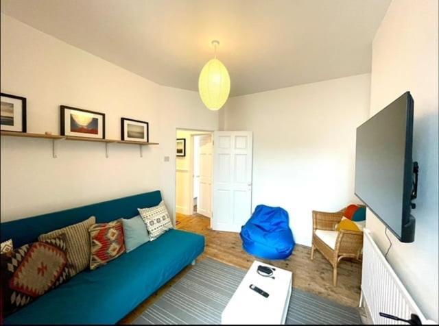 *Family Home In Mumbles. Close To The Beach* Bagian luar foto